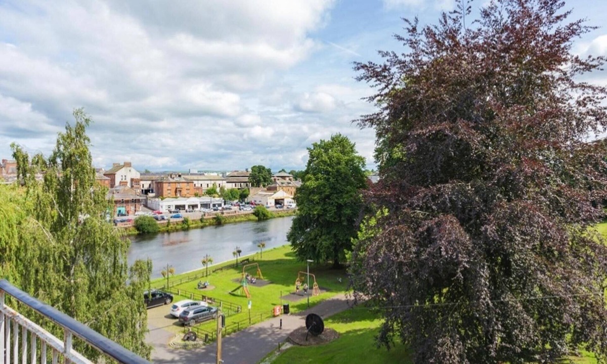 Dumfries Apartment | Caul View Apartment in Dumfries