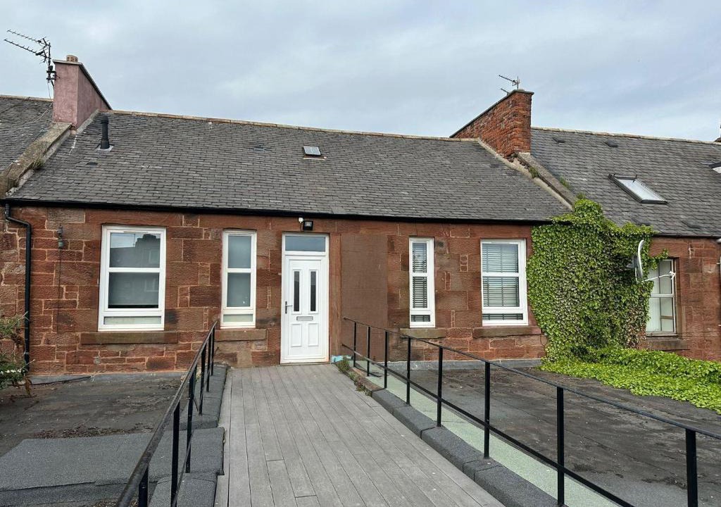 Arbroath Apartment | Central 3-Bed Seaside Apartment - Sleeps 5