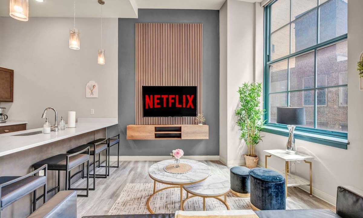 Gateway District Apartment | Central Flat w/Pool & Sauna Gym Heart of DT
