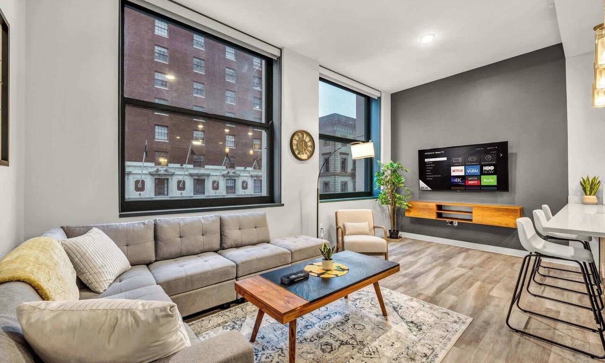 Gateway District Apartment | Central Flat w/Pool & Sauna Gym Heart of DT
