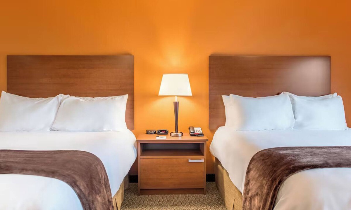 Grand Forks Hotel | Central Grand Forks Getaway – 2 Queen Bed Suite Steps from Shopping, & Dining