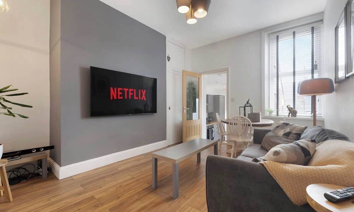 Heaton House | Central Newcastle 2BR with Free Parking and Wifi