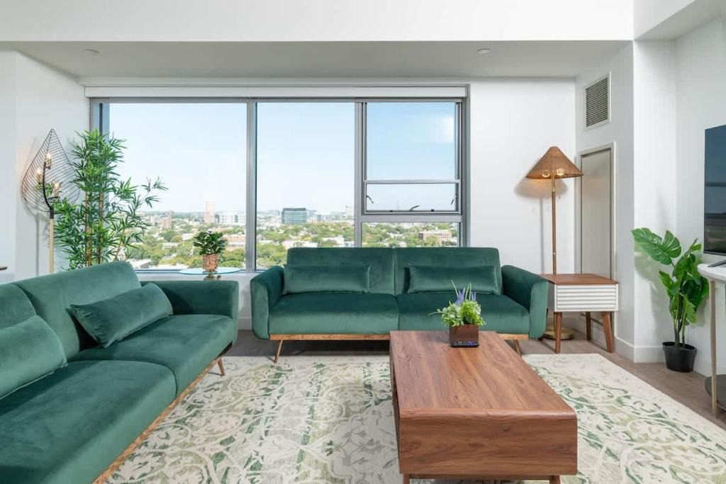 Central Square Apartment | Central Penthouse City Skyline Views Gym sleep 8