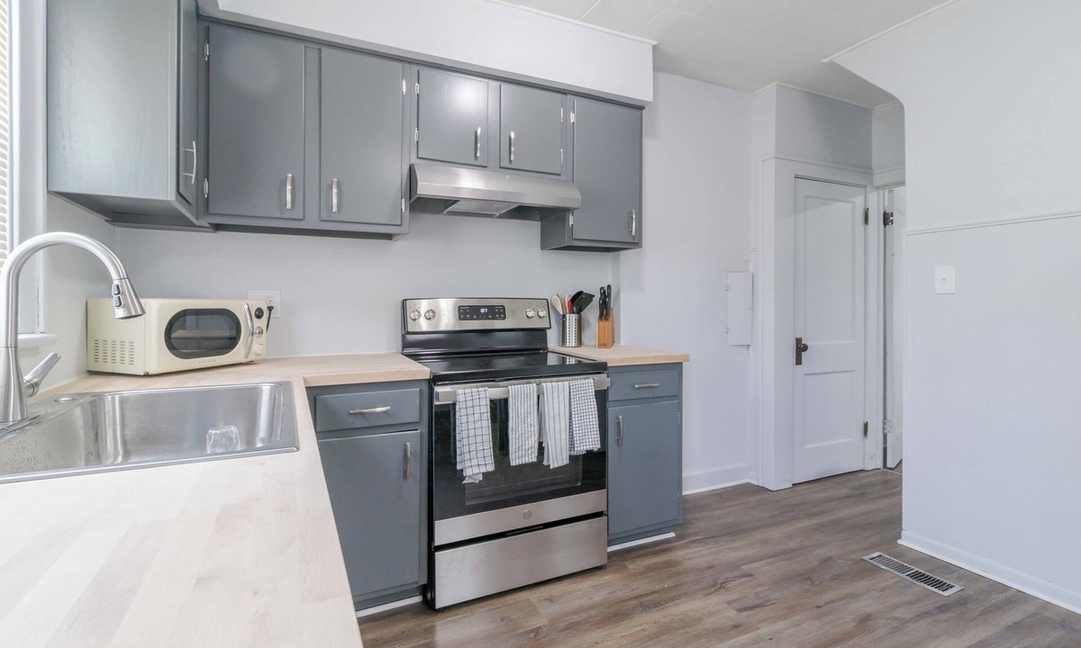 Columbus House | Centrally Located Cozy Townhome