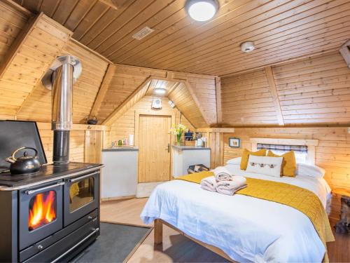Logie Coldstone Ski Chalet | Chalet Distiller's Bothy by Interhome