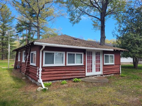 Oscoda House | Chappy's Cabin - Cute and Comfy with AC!