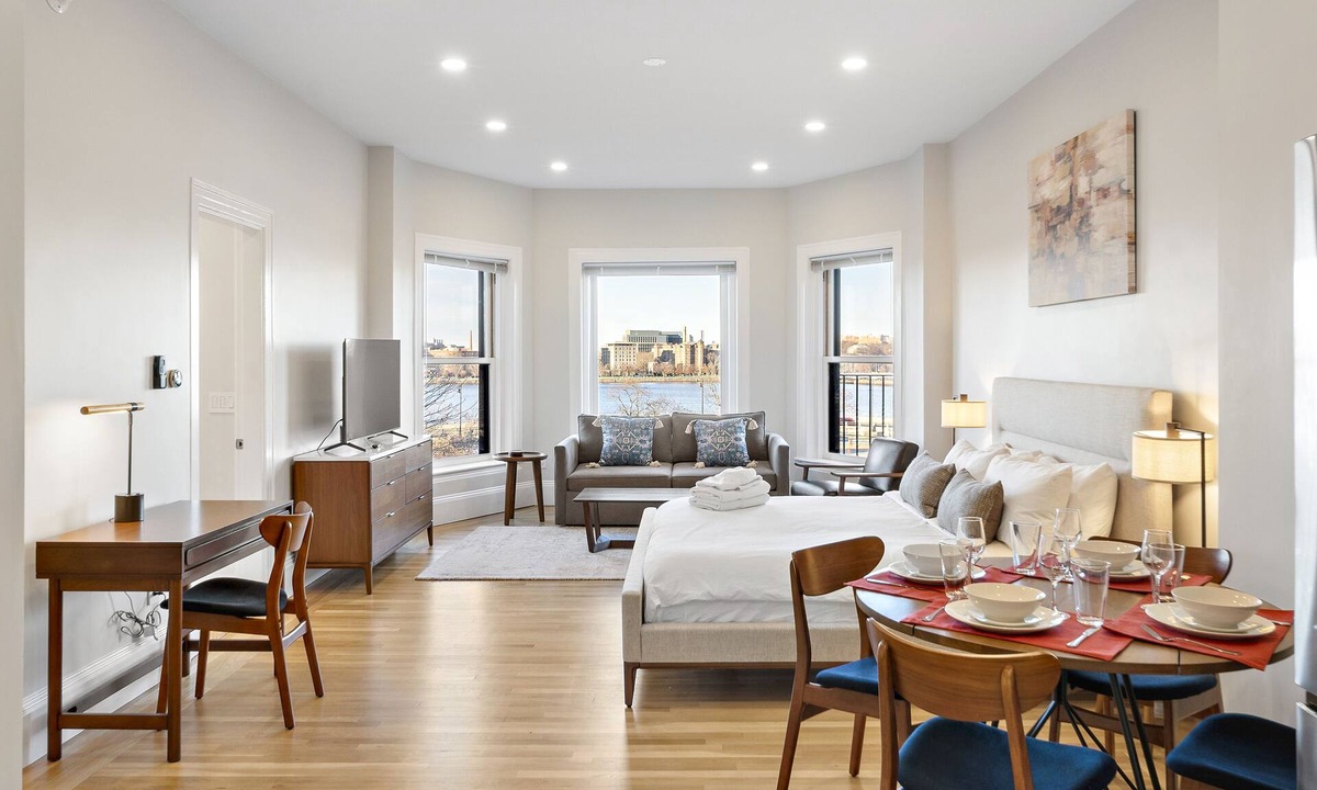 Fenway–Kenmore Apartment | Charlesgate Suites