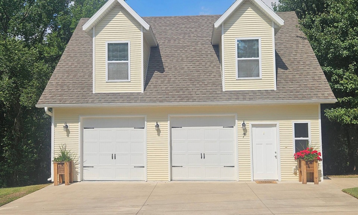 Bella Vista House | Charming 1 bd/1 bath Loft w/garage on Down Under Trail