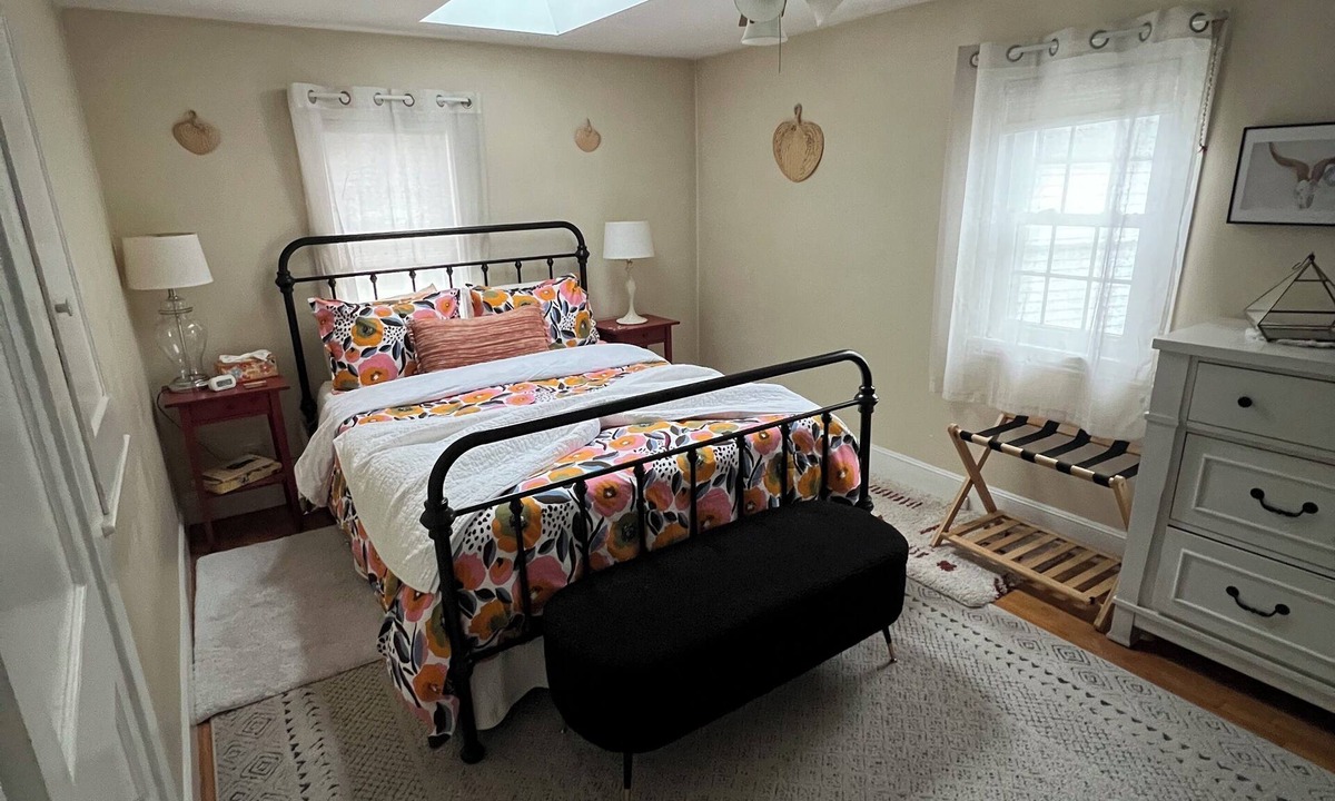 Salem Cottage | Charming 1-bedroom cottage in Salem, MA
