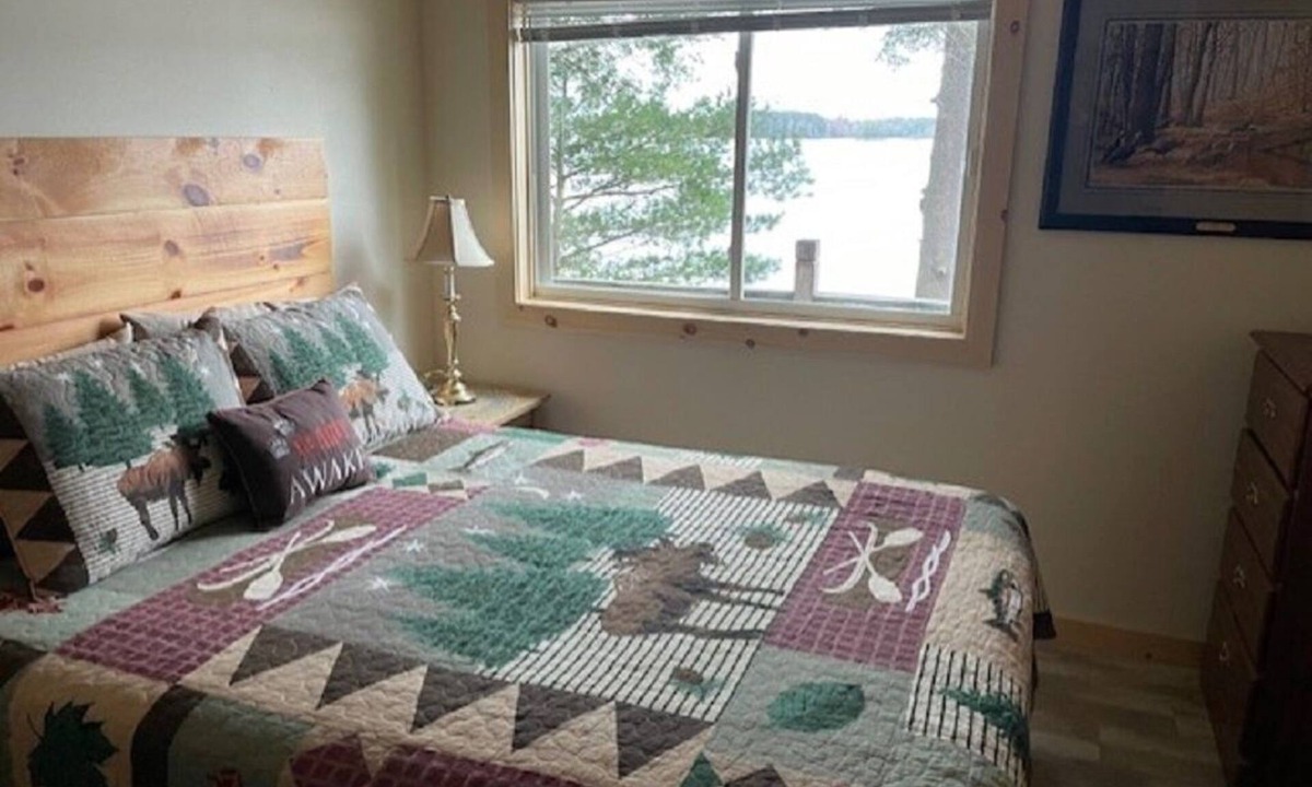 Arbor Vitae Cabin | Charming 2-bedroom cabin 30 feet from the shores of Mid Lake on Minocqua Chain