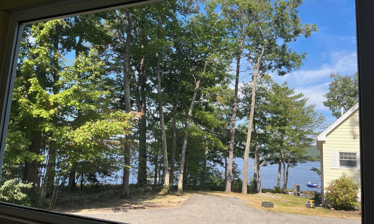 Naples Cottage | Charming 2-bedroom cottage on Long Lake in Naples ME