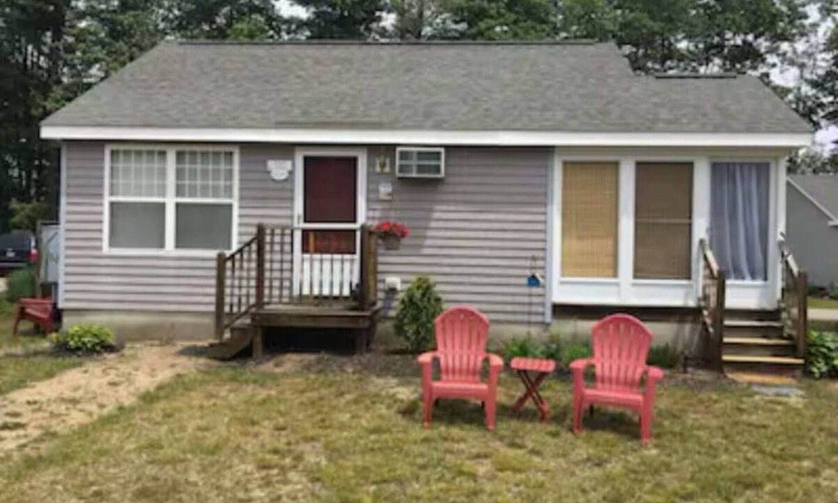 Wells Cottage | Charming 2-bedroom cottage with all the amenities you need!