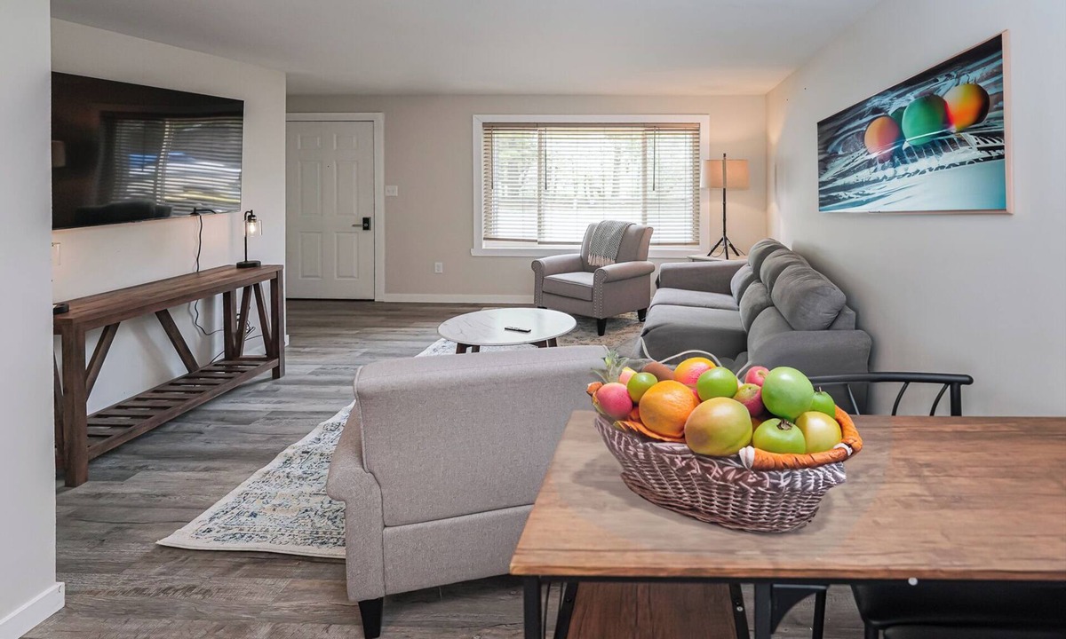 Green Lake Apartment | Charming 2-bedroom hotel suite in marvelous Green Lake, WI
