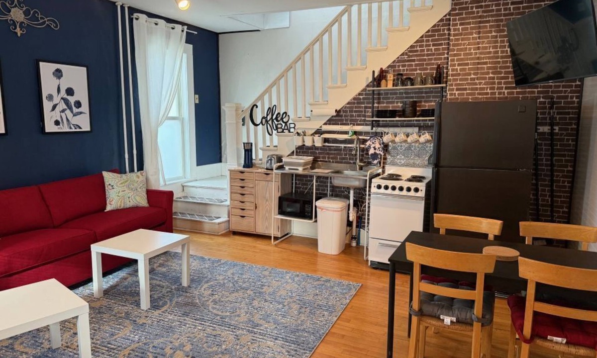 Hayward House | Charming 2-bedroom house in Hayward just steps from Main Street!