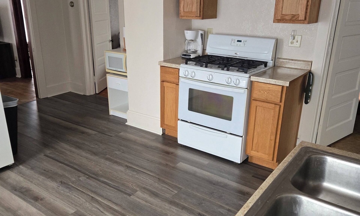 Bessemer Apartment | Charming 3-bedroom apartment with WiFi, AC in wonderful Bessemer