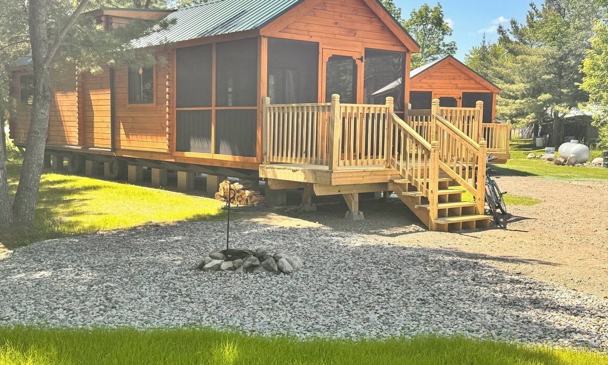 Ely Apartment | Charming 3-bedroom cabin with WiFi and AC in soothing Ely