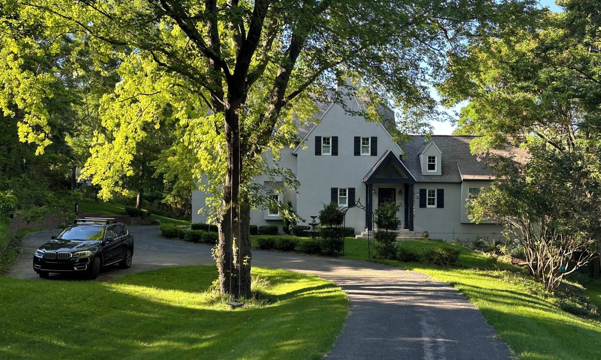 Petoskey House | Charming 3-bedroom house on the edge of town in pleasant Petoskey