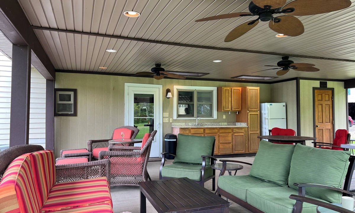 Town of Jerusalem House | Charming 4-bedroom house with WiFi and AC in Branchport