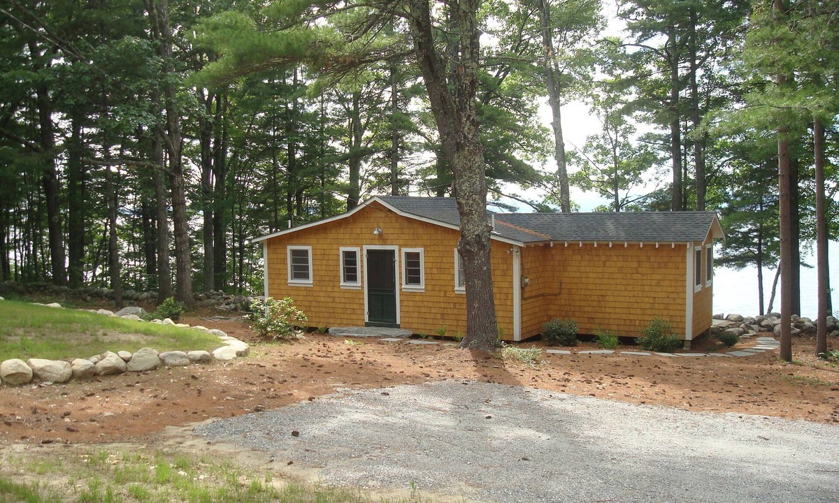 South Casco Cottage | Charming and cozy Maine cottage with picturesque views of Sebago Lake!