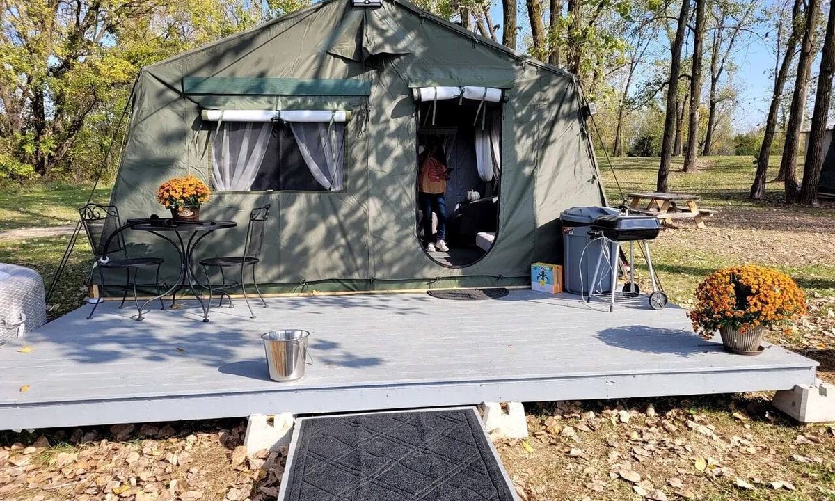 Janesville RV Rental | Charming and Pet Friendly Glamping Tent in Central Illinois, Perfect for a Weekend Escape in Nature