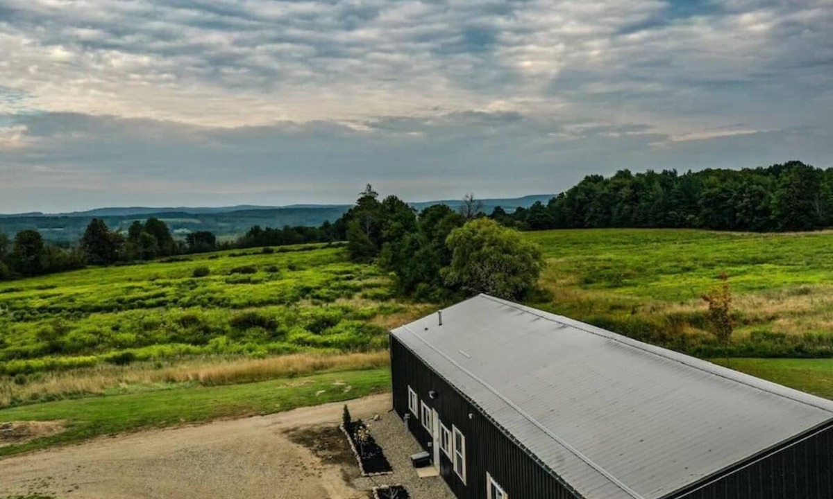 Jamestown House | Charming Barndominium in Jamestown, NY