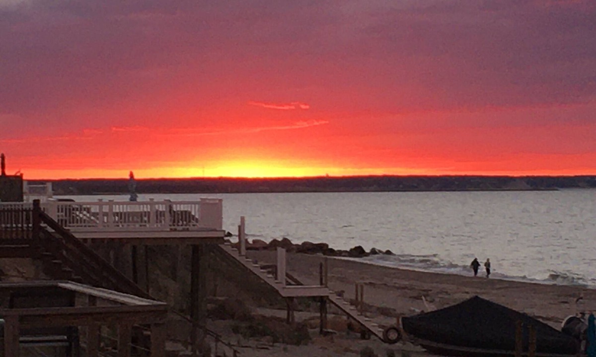 East Sandwich Cottage | Charming Cape Cod Private Beach Cottage at the Bay!