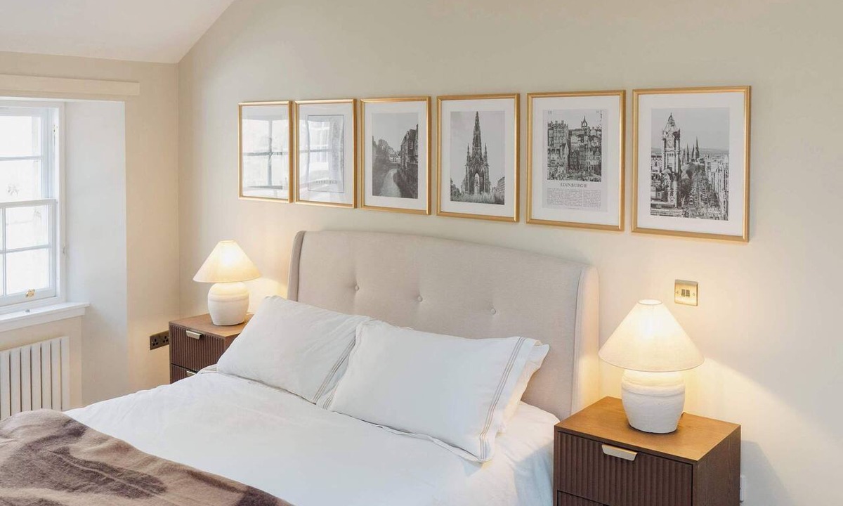 West End Apartment | Charming Central Mews Home with Secure Parking