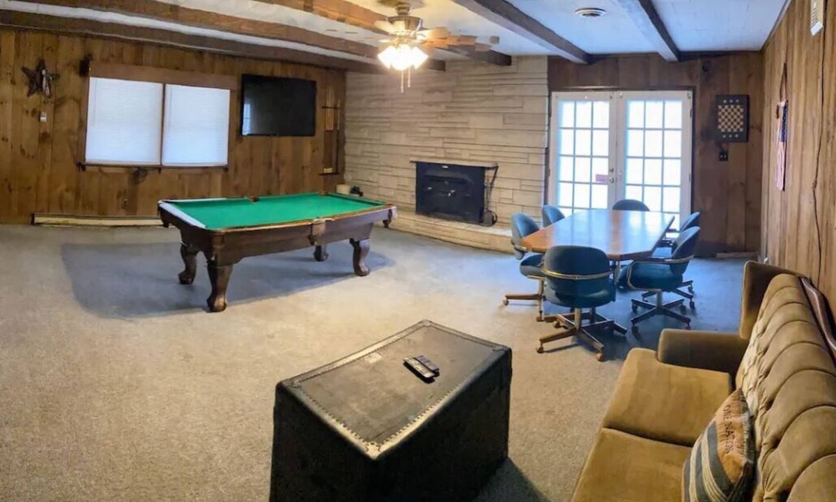 Stafford House | Charming home near Hatfield McCoy trails in Gilbert - Horsepen Creek Retreat