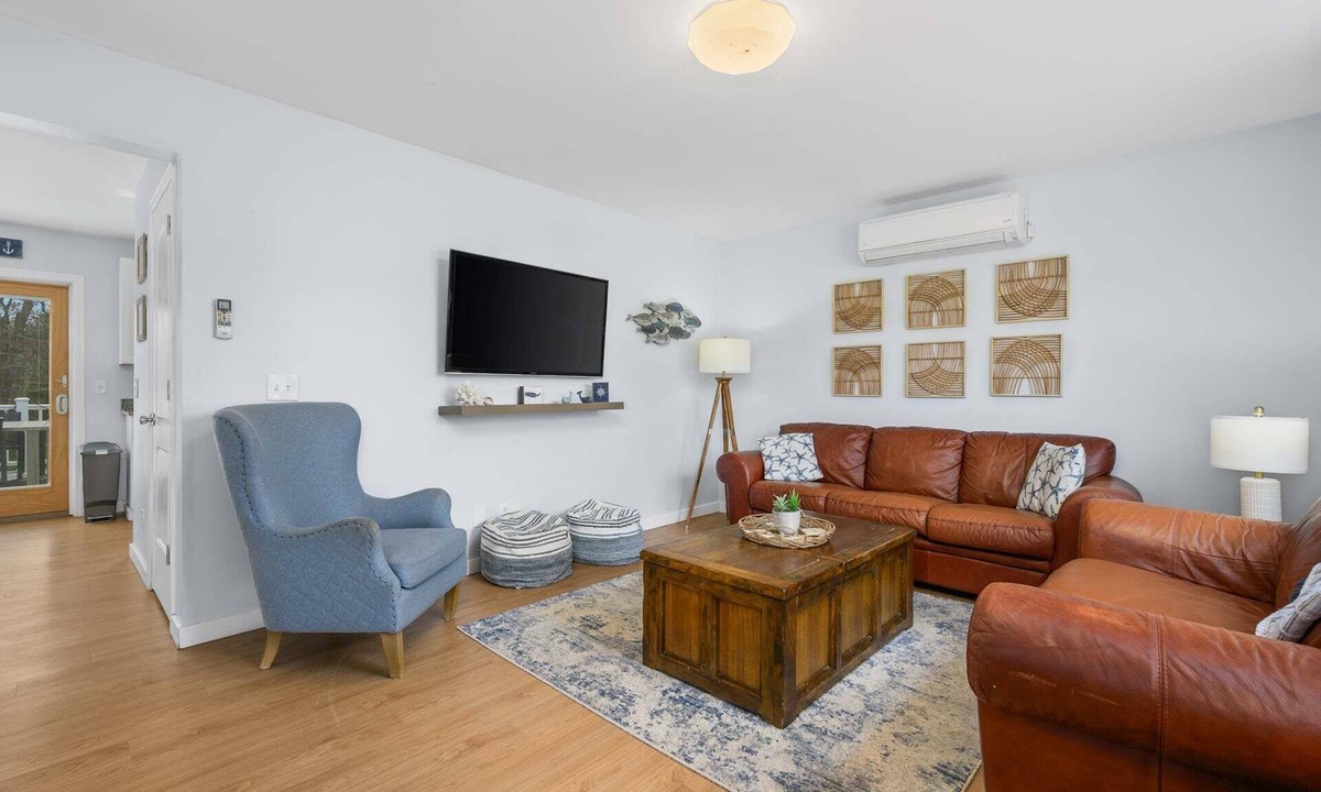 Harwich House | Charming Laid-Back Cape Escape