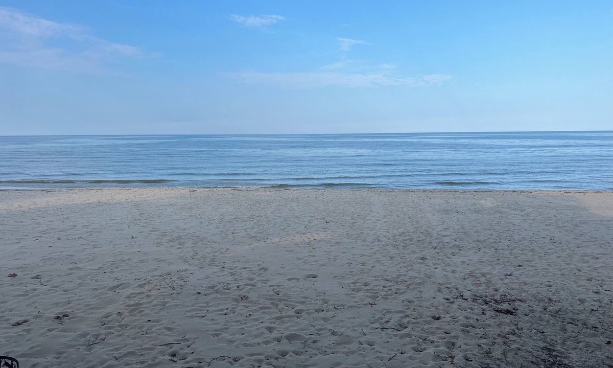 Tawas City Cottage | Charming Lake Huron cottage
