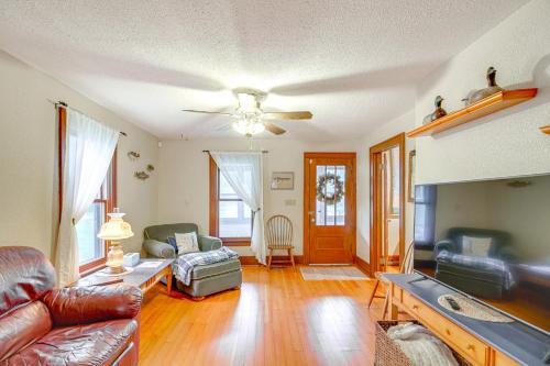 Park Rapids House | Charming Long Lake Home w/Dock on 2 Acres!