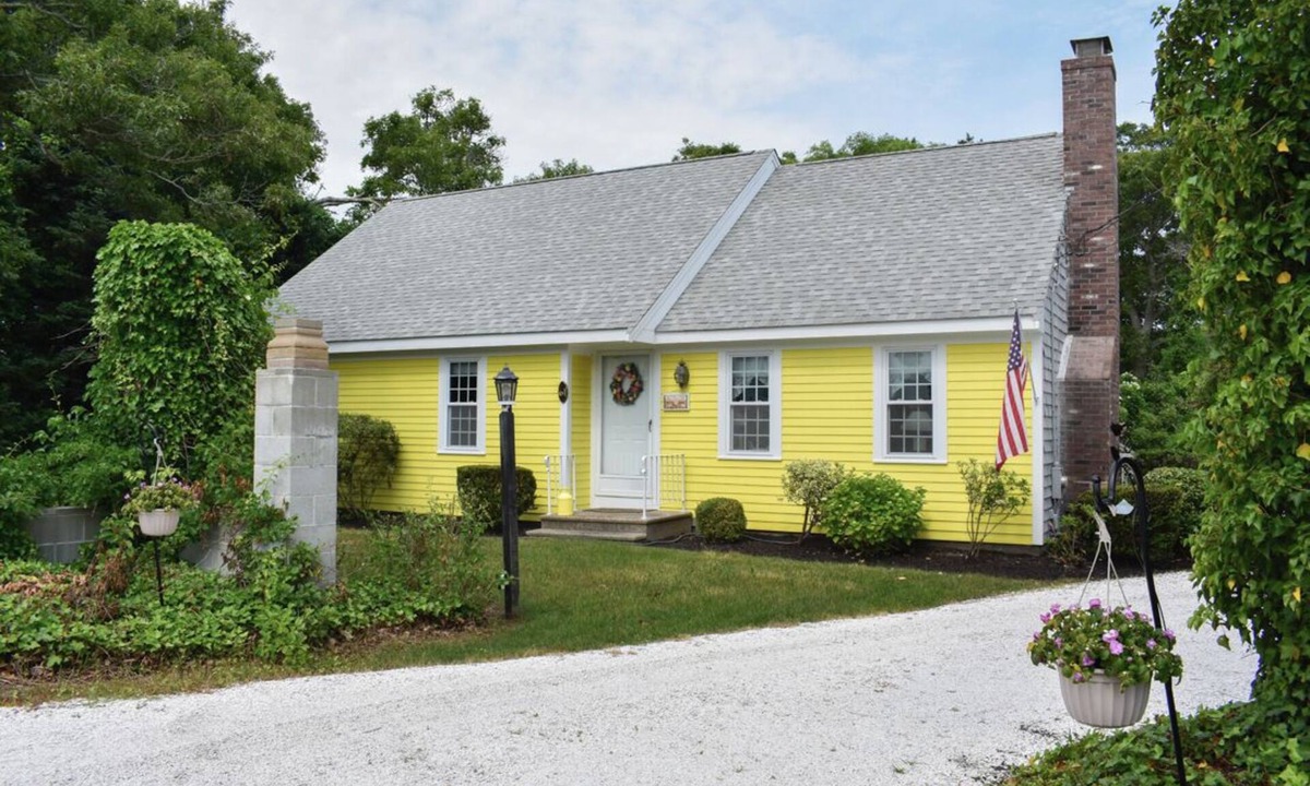 Northwest Harwich House | Charming, well appointed home has hardwood floors and ceiling fans throughout
