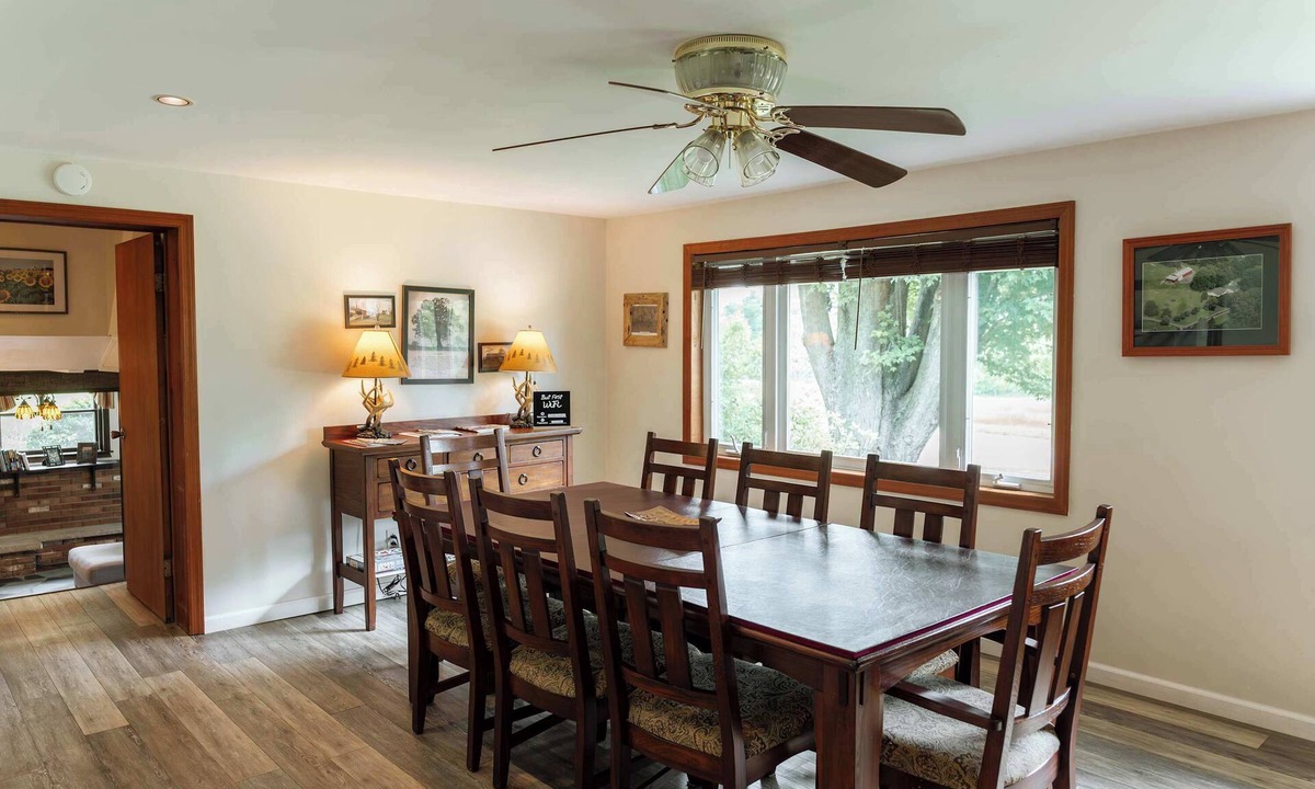 Town of Benton House | Charming Wine Country Lodge with Scenic Views