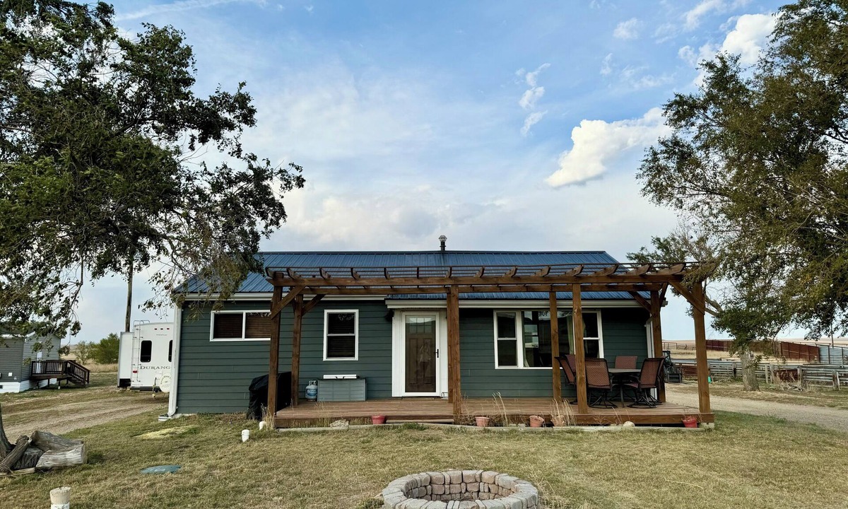 Lemmon House | Chateau El Rancho: 3-bedroom Country House NE of Lemmon, SD