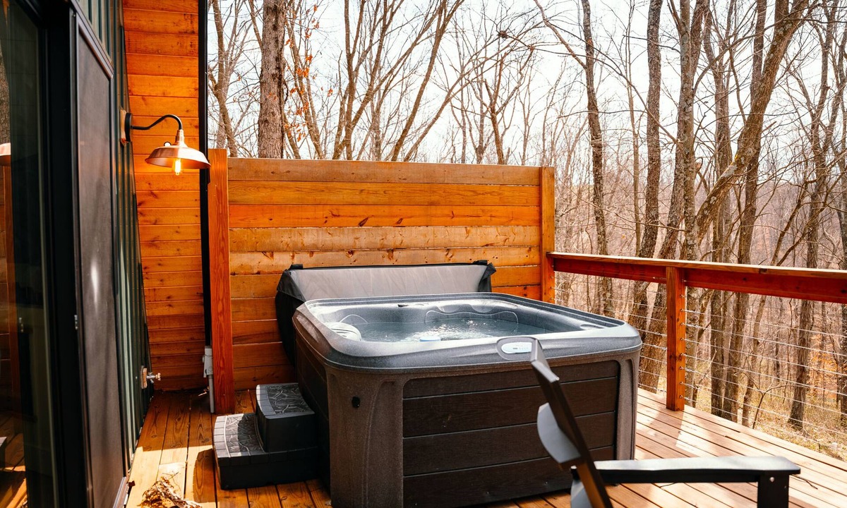 McArthur Cabin | Cherry Hollow | Hocking Hills, Hot Tub, Romantic