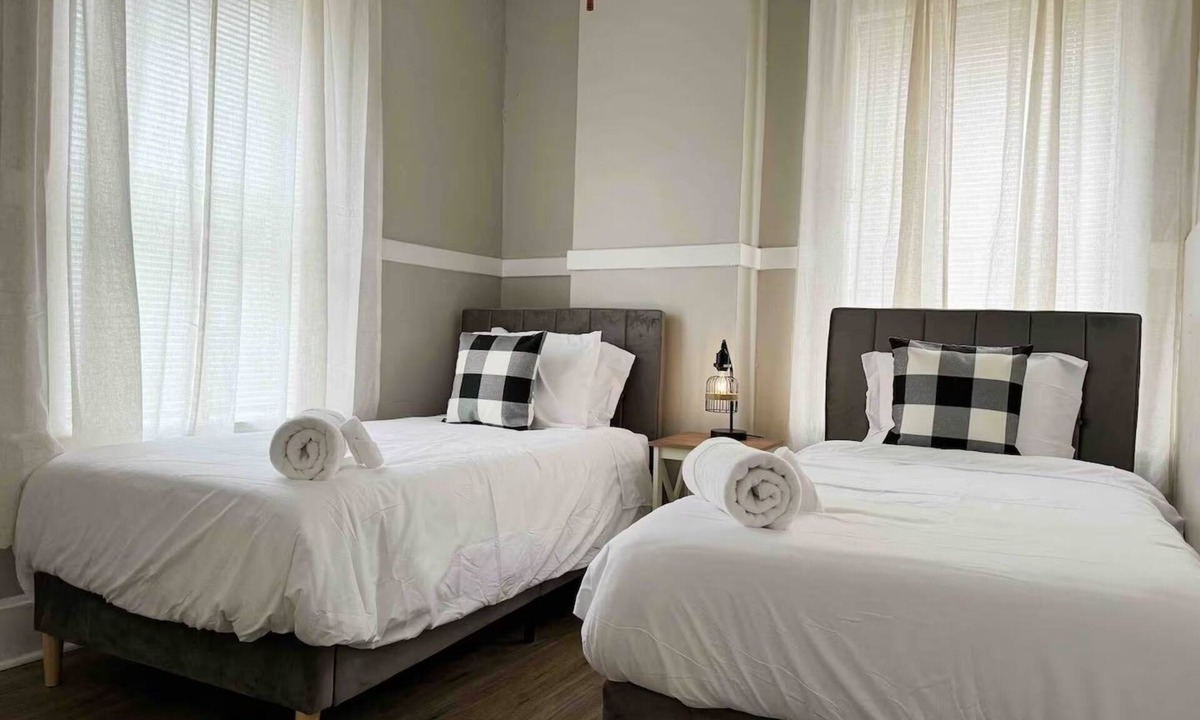 Evansville Apartment | Cherry Street Retreat A