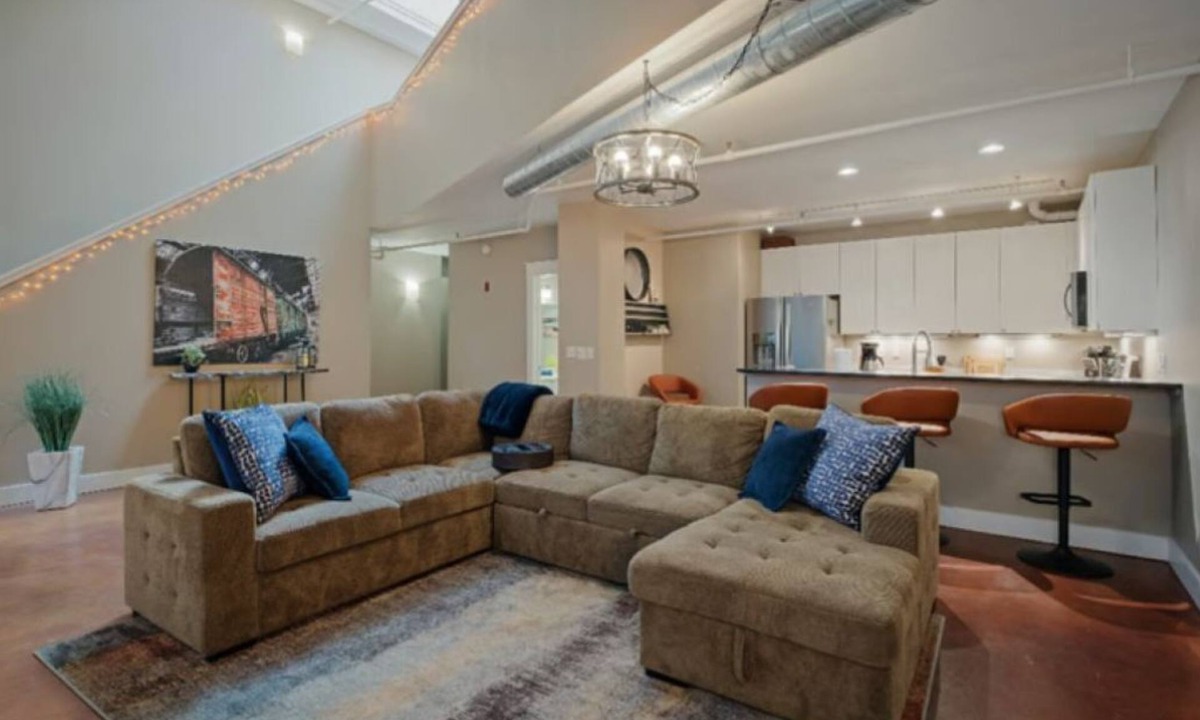 Grand Rapids Condo | Chic private 1-bedroom loft near museums, colleges and hospitals