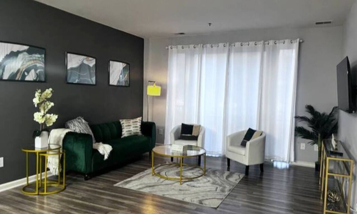 Dearborn Apartment | Chic Suite*Business Travel*By Museum*W/D*Smart TV