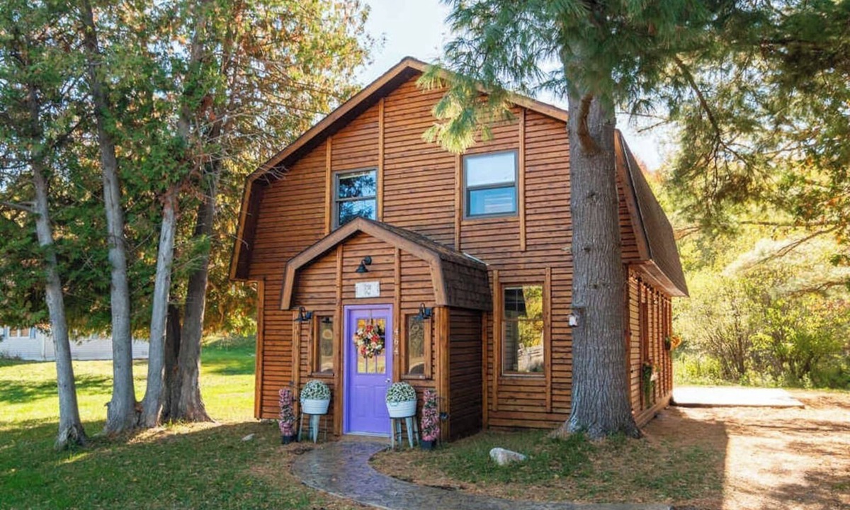 Boyne City Cabin | City Cabin; Hot Tub, 5 miles from Boyne Mountain!