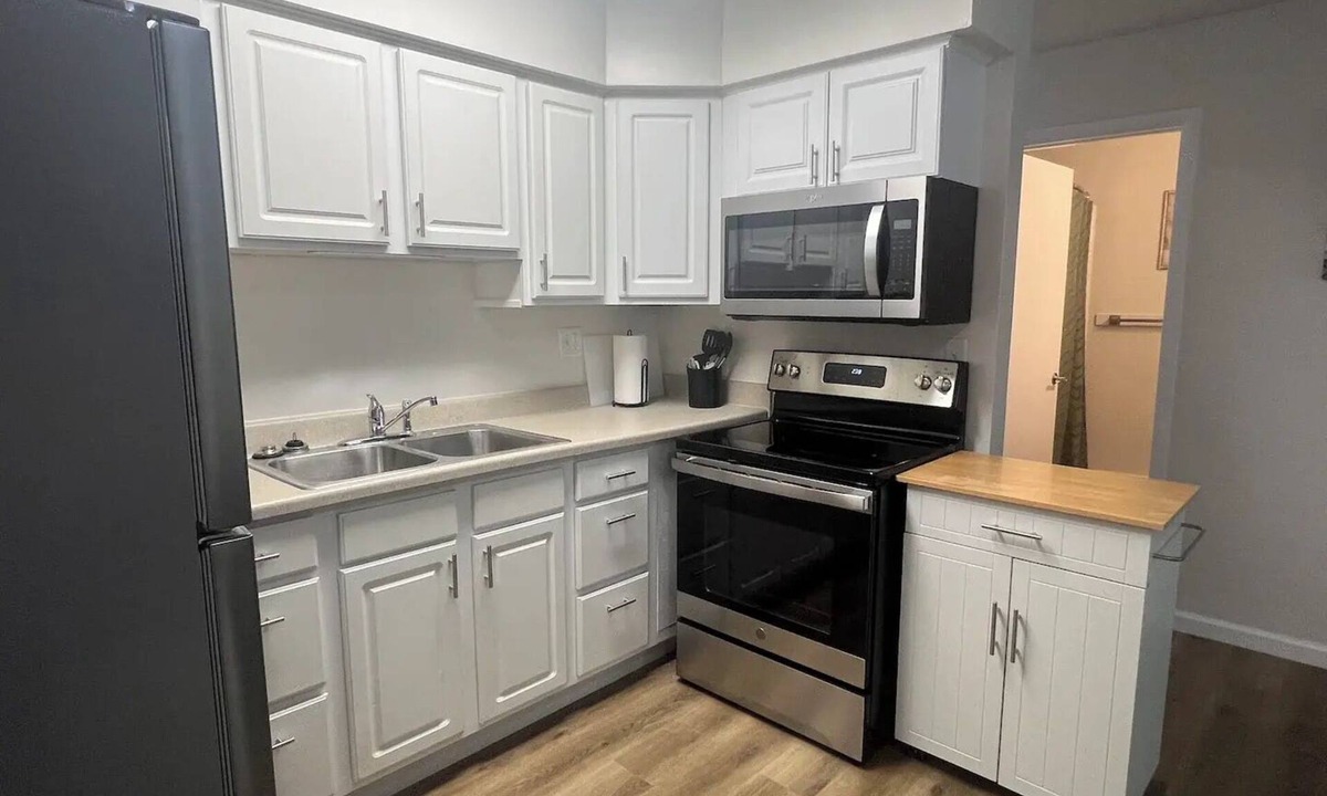 Lansing Apartment | City Comfort: Unit 2 Near Hospitalnn