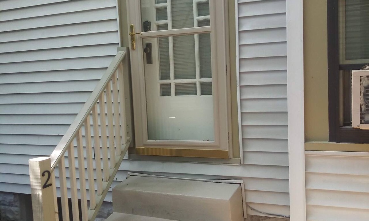 New Albany Apartment | CityPlex #2 2bed-2bath 2nd Floor Apt.