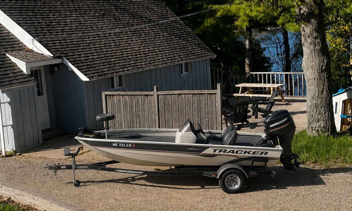 Clam River House | Clam Lake Waterfront Cottage w/Kayaks