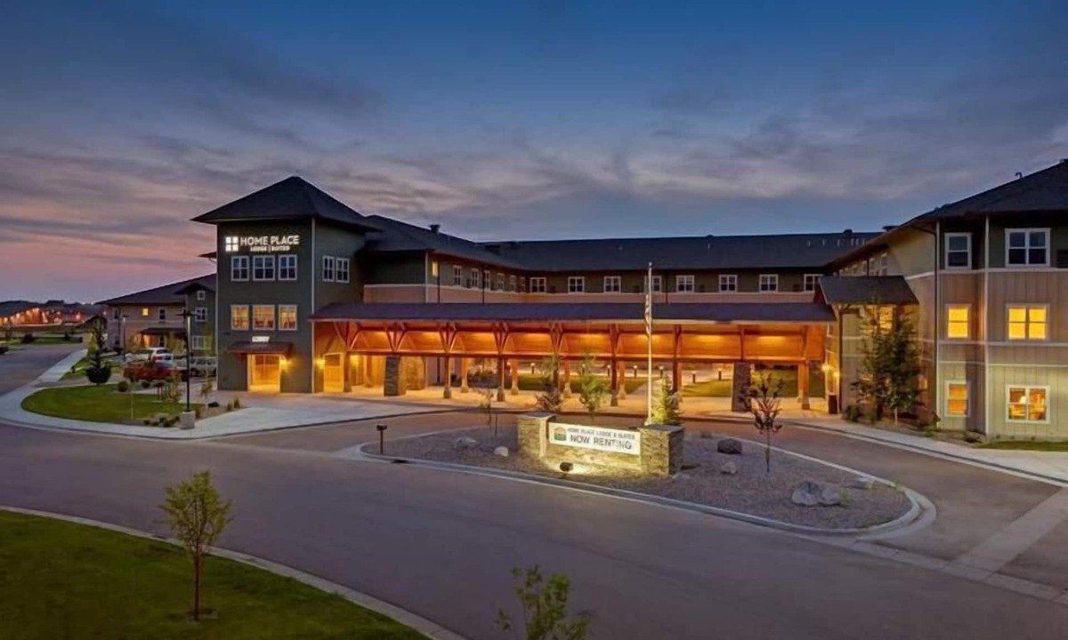 Williston Hotel | Clarion Hotel & Suites Williston