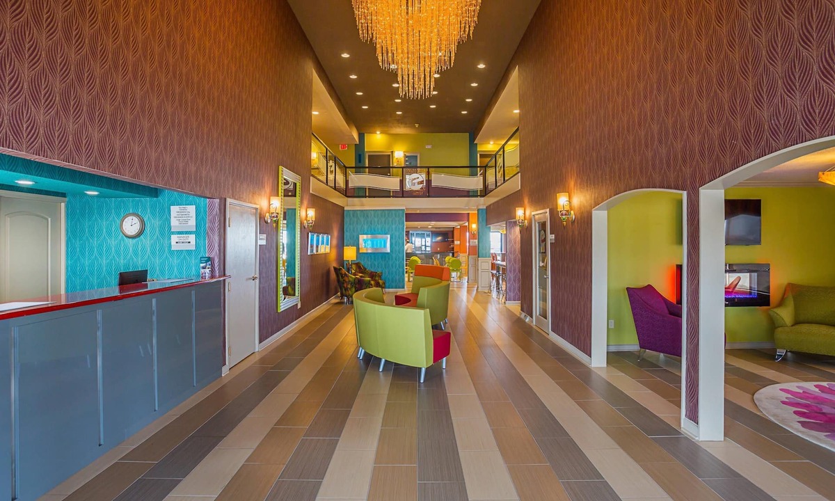 Evansville Hotel | Clarion Inn & Suites Evansville Eastland Area