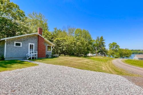 Saint George House | Classic home overlooking the St George River with deck & great views