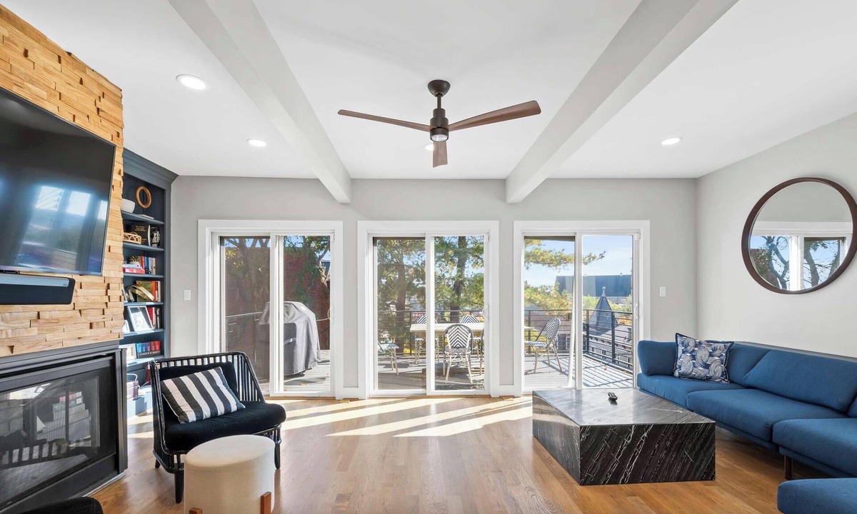 Mount Adams House | Clawfoot Tub, Next to Monastery Wedding Venue, 3BR