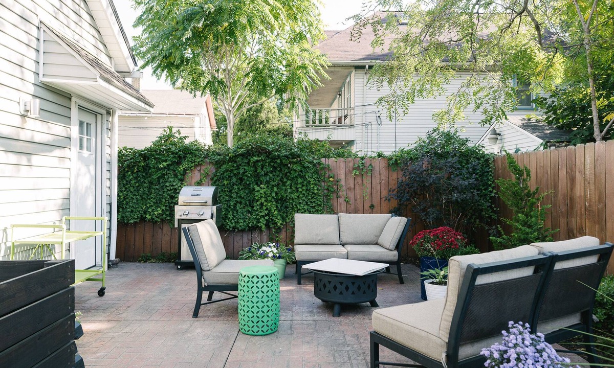 Tremont House | Cleveland 3 Bedroom Home in Walkable Tremont with Ground Floor Bedrooms