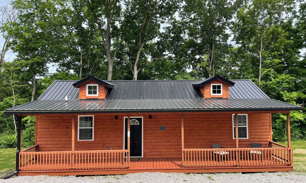 Sloans Valley Cabin | Cliffside Hideaway-New custom cabin, 3 boat ramps, walk to 5 restaurants/bars