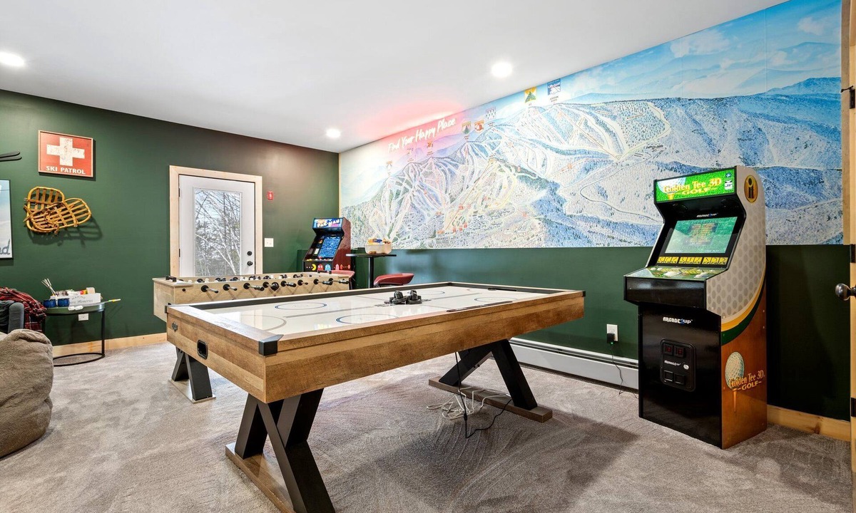 Bethel House | Close to Skiing! HotTub! Game Rm! Sleeps 12!