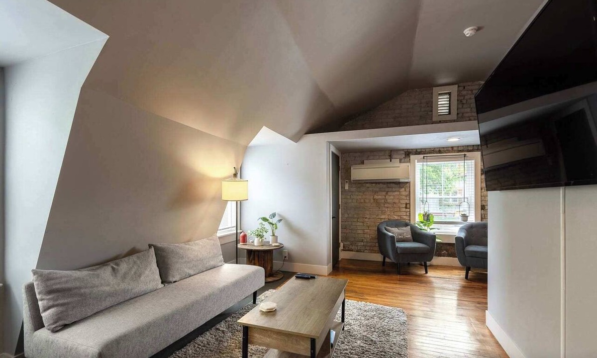 Ludlow Apartment | Close to Stadiums, Downtown Cincy, & more, 1BR Apt